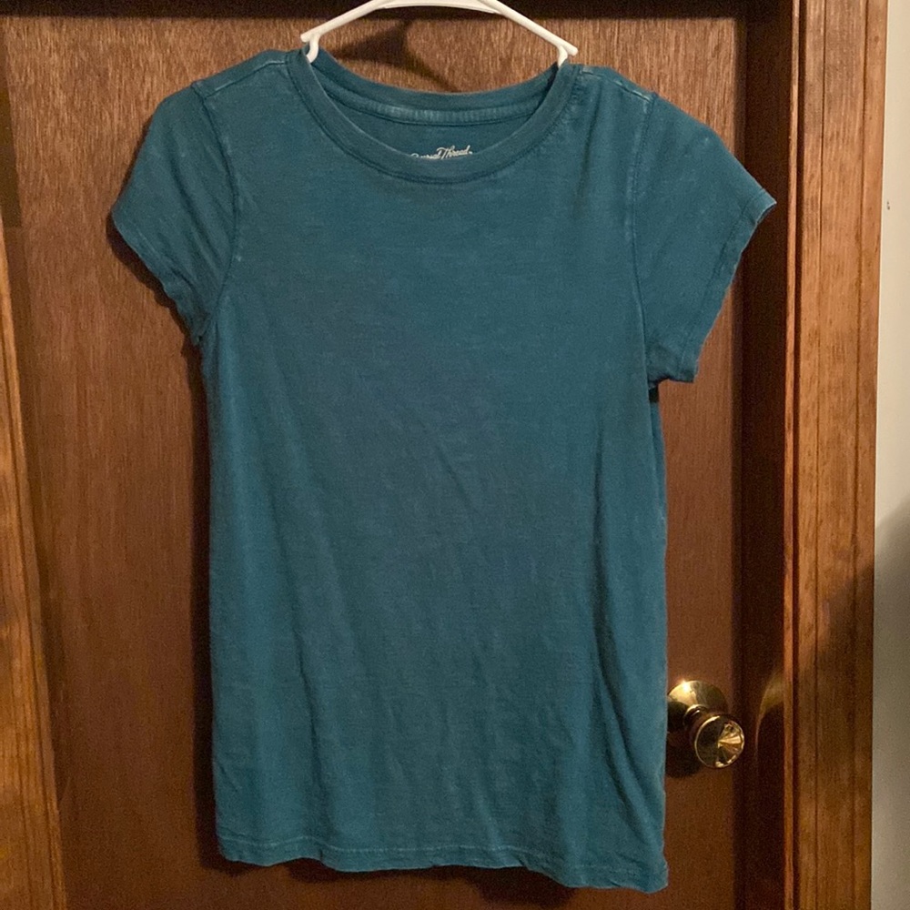 universal thread tee
